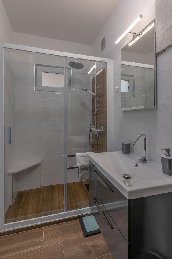 Arena Blue Dream - Modern Apartment With Terrace PUY 외부 사진